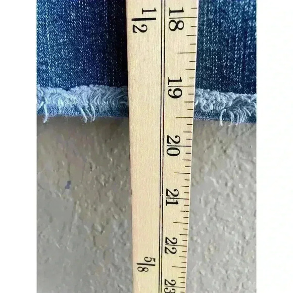 Y2k 2000's Guess mini denim skirt size 29 Frayed Hem coastal barn streetware - Picture 8 of 9